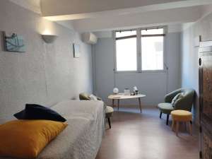 Tarifs hypnose à Aix-en-Provence – séances en cabinet Tarifs hypnose Aix-en-Provence – séance en cabinet dans un espace de consultation apaisant