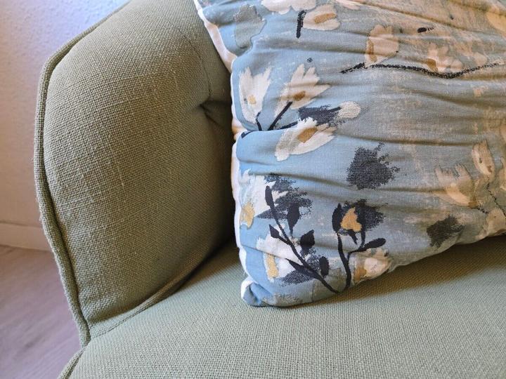 Fauteuil de consultation dans un cabinet d’hypnothérapie à Aix-en-Provence, espace calme et confidentiel